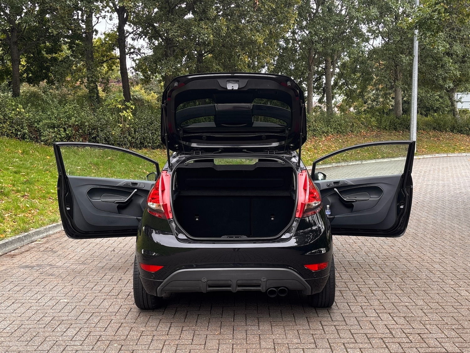 Used Ford Fiesta 2011 for sale - 76735013: Photo 17