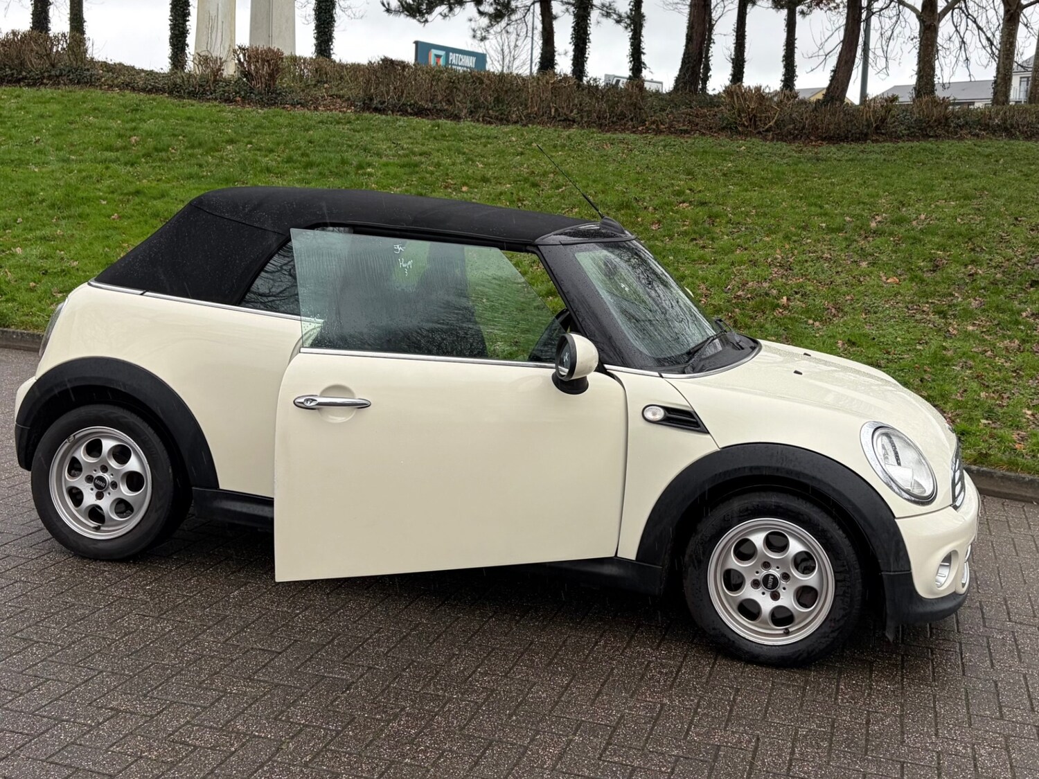 Used MINI Convertible 2013 for sale - 77561128: Photo 24