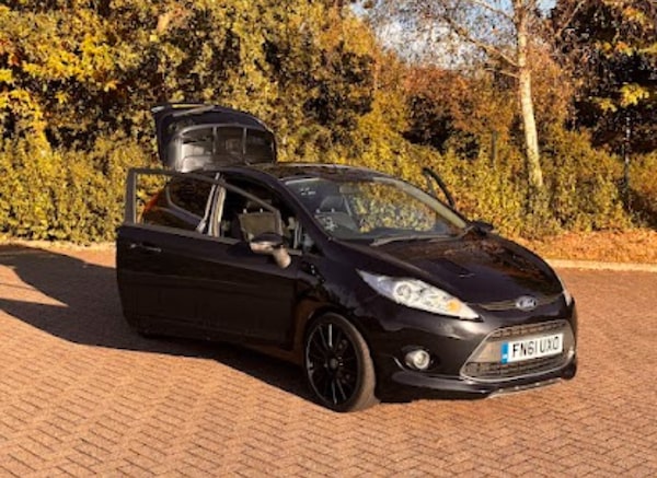 Used Ford Fiesta 2011 for sale - 76328858: Photo 21