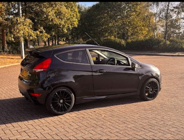 Used Ford Fiesta 2011 for sale - 76328858: Photo 26