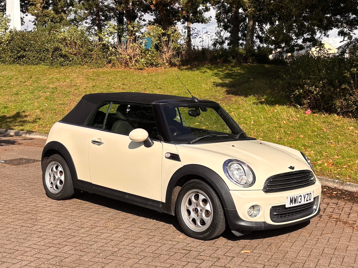 Used MINI Convertible 2013 for sale - 76609811: Photo 1