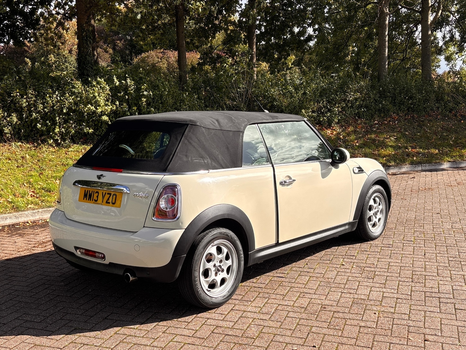 Used MINI Convertible 2013 for sale - 76609811: Photo 10