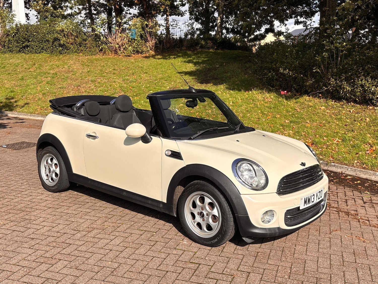 Used MINI Convertible 2013 for sale - 76609811: Photo 4