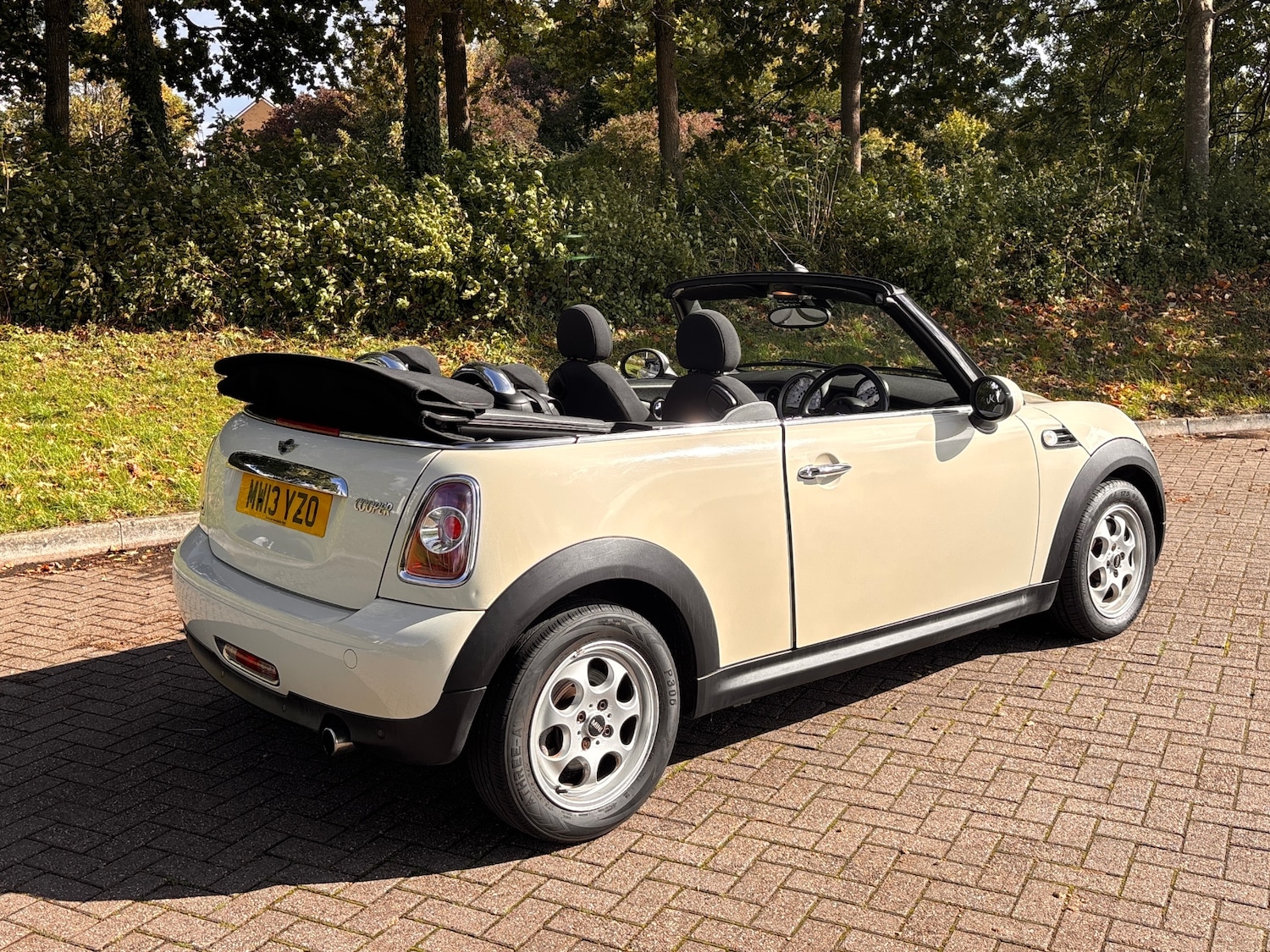 Used MINI Convertible 2013 for sale - 76609811: Photo 7