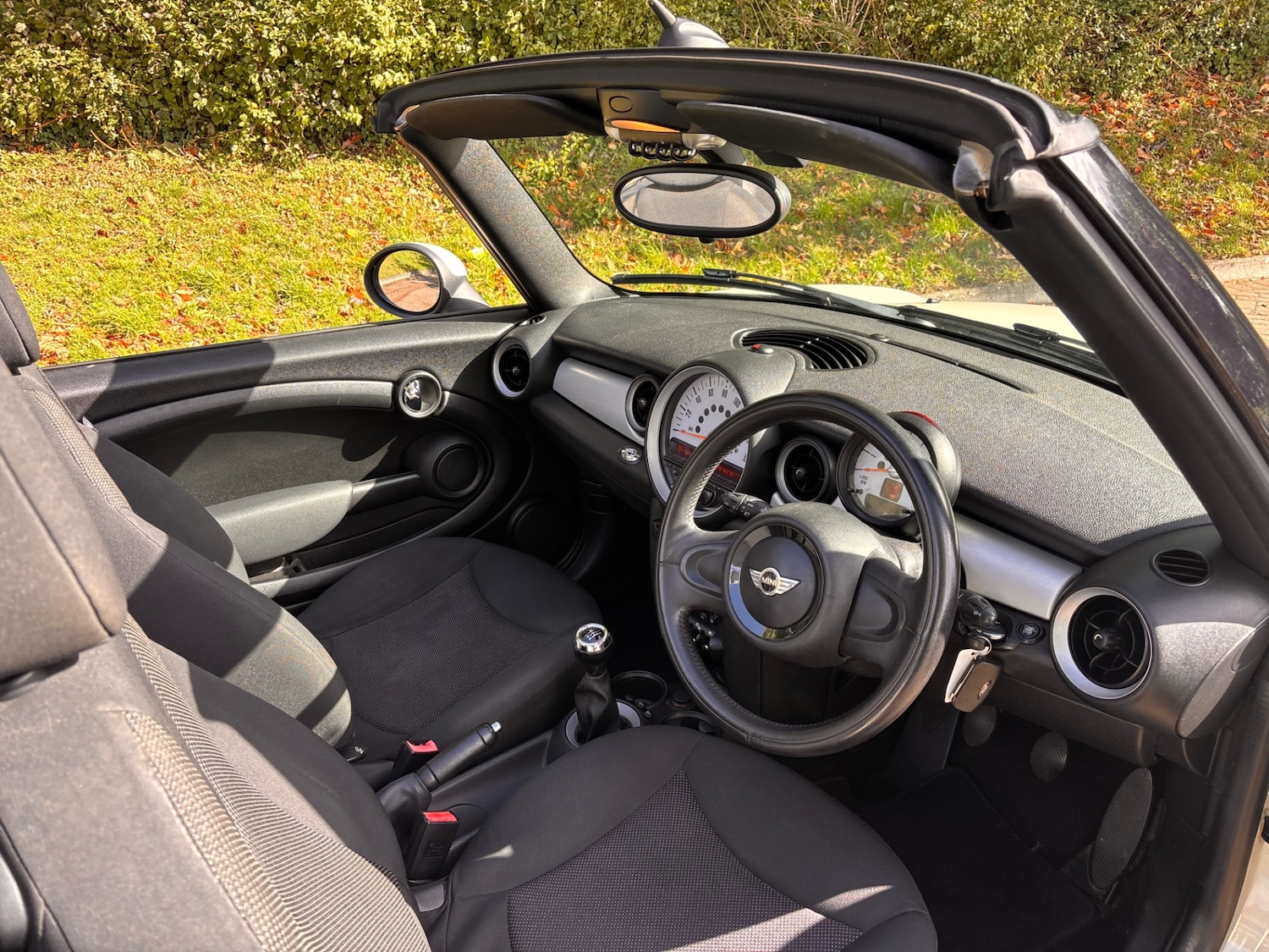 Used MINI Convertible 2013 for sale - 76609811: Photo 9