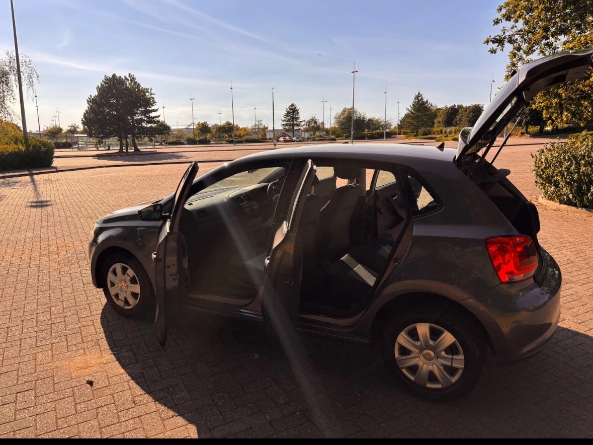 Used Volkswagen Polo 2011 for sale - 76940227: Photo 15