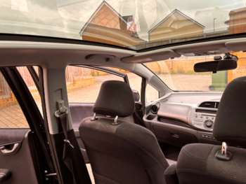 Used Honda Jazz 2010 for sale - 75301893: Photo