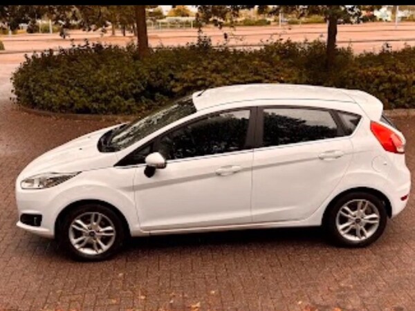 Used Ford Fiesta 2015 for sale - 76316724: Photo 2