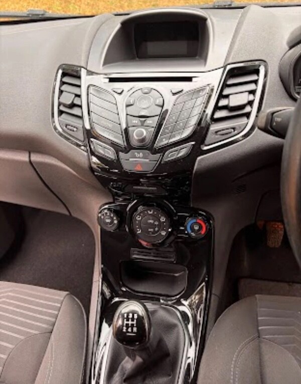 Used Ford Fiesta 2015 for sale - 76316724: Photo 6