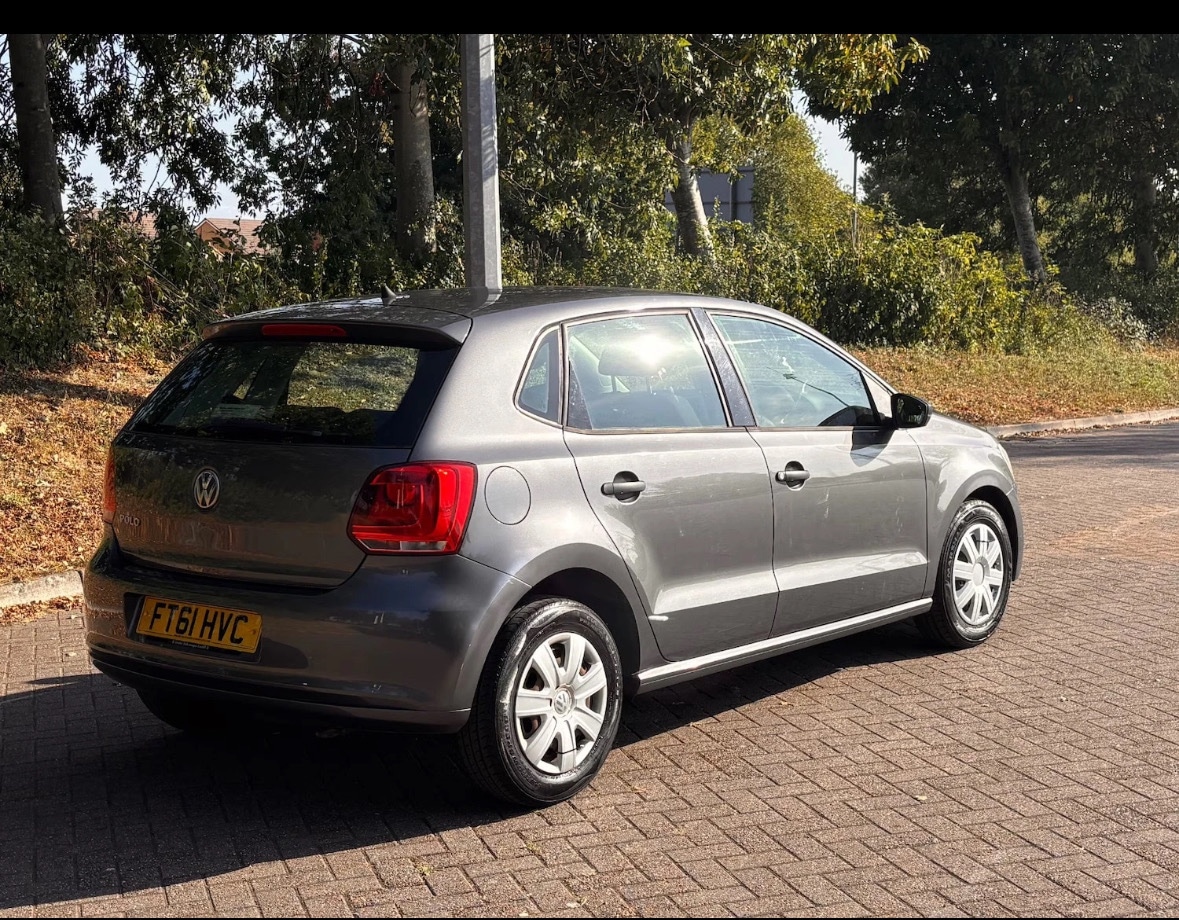 Used Volkswagen Polo 2011 for sale - 76610995: Photo 2