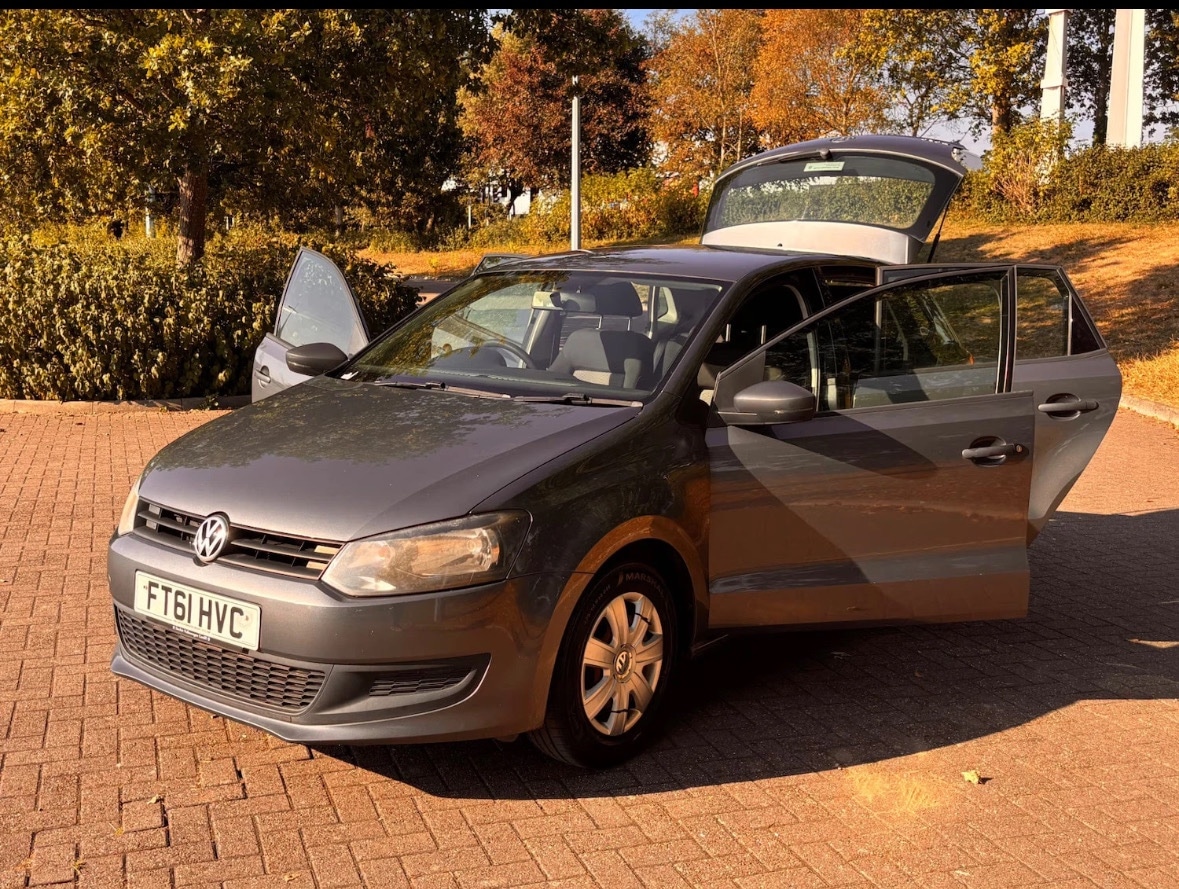 Used Volkswagen Polo 2011 for sale - 76610995: Photo 4