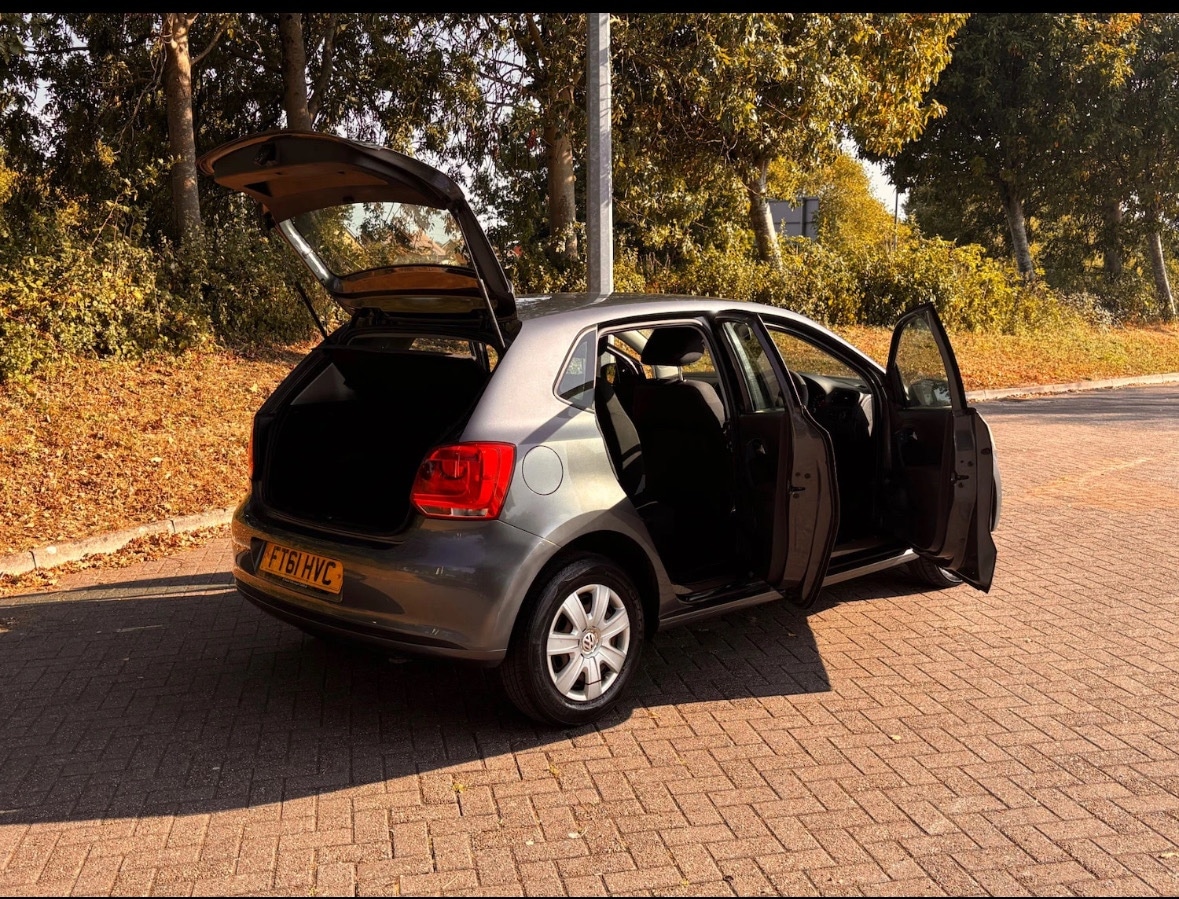 Used Volkswagen Polo 2011 for sale - 76735643: Photo 18