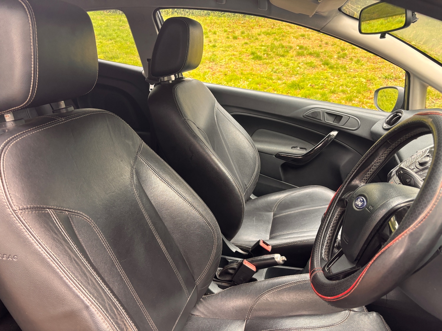 Used Ford Fiesta 2011 for sale - 76610809: Photo 17