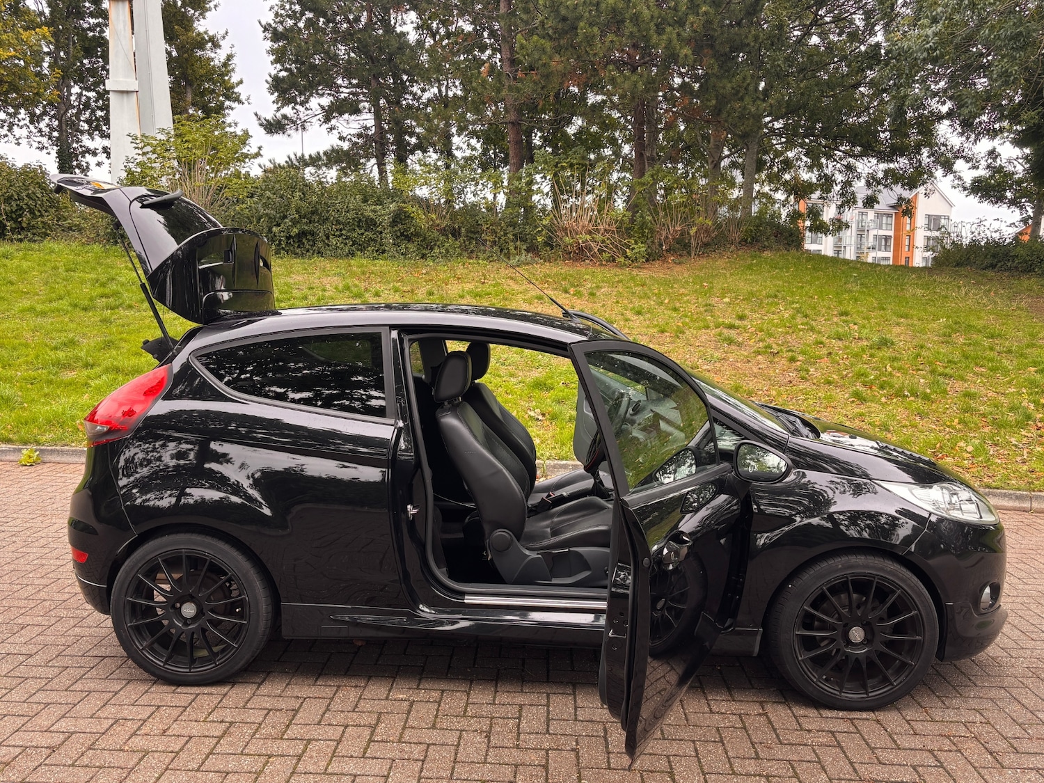 Used Ford Fiesta 2011 for sale - 76610809: Photo 22