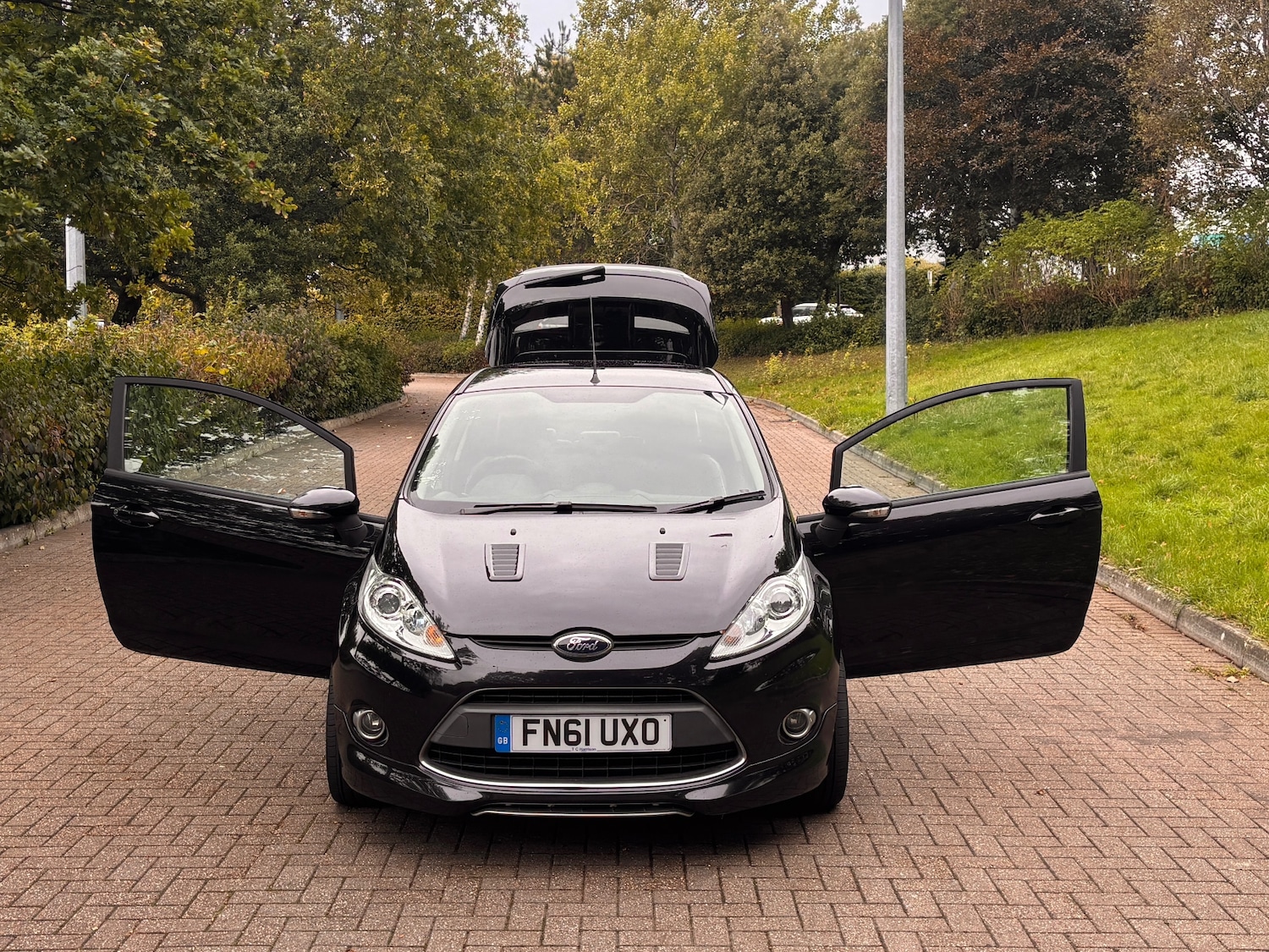 Used Ford Fiesta 2011 for sale - 76610809: Photo 23