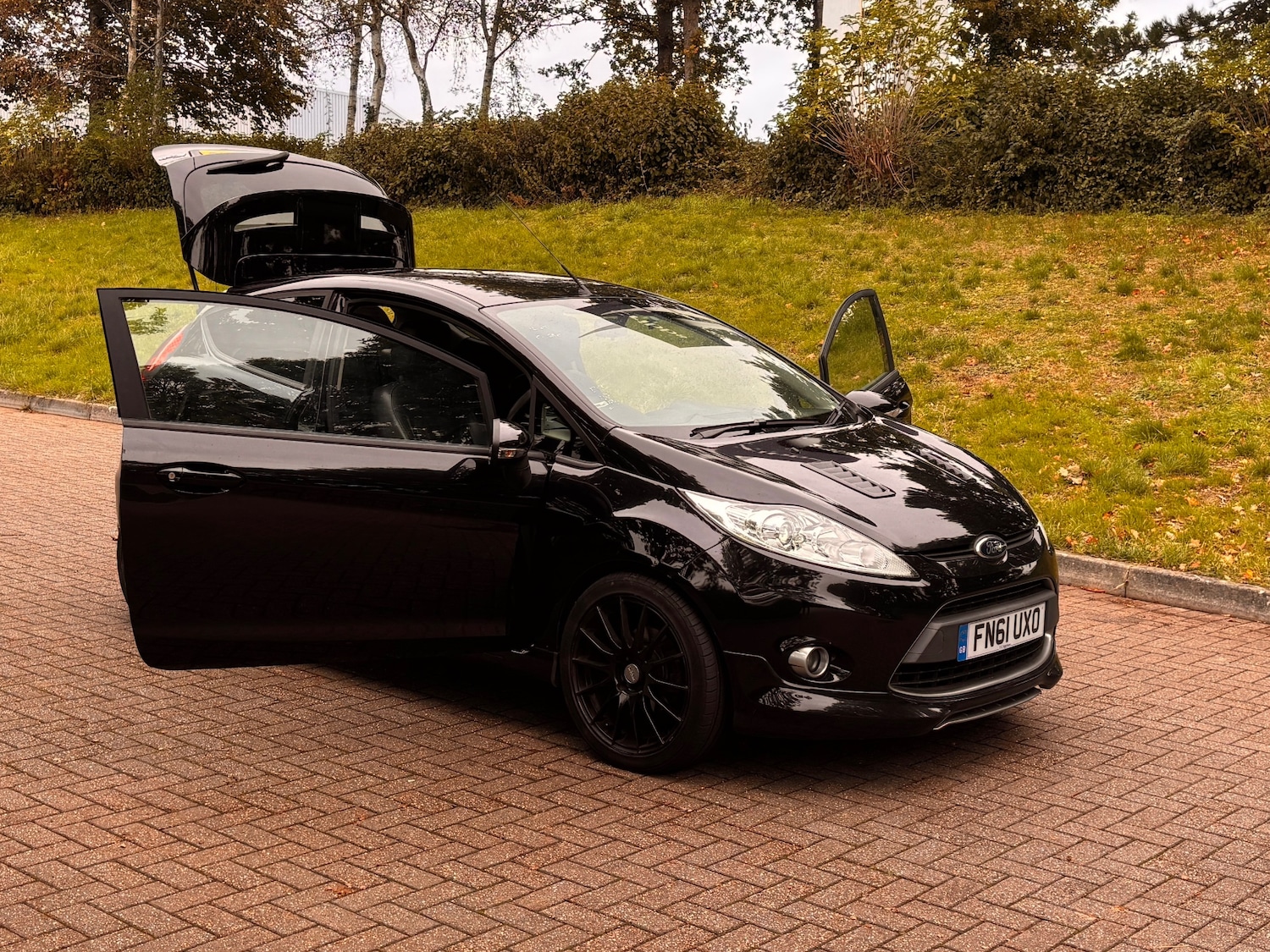 Used Ford Fiesta 2011 for sale - 76610809: Photo 4