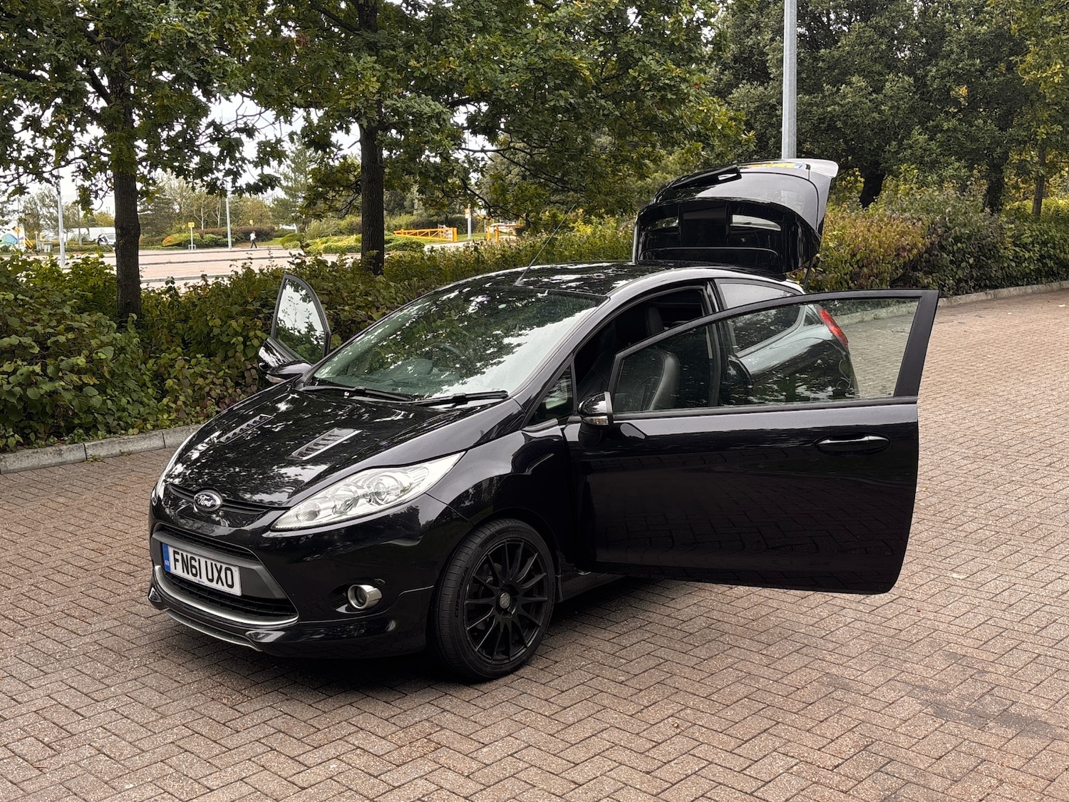 Used Ford Fiesta 2011 for sale - 76610809: Photo 6