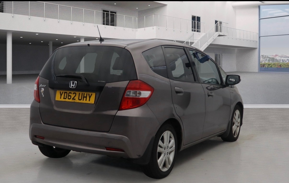 Used Honda Jazz 2012 for sale - 77562418: Photo 2