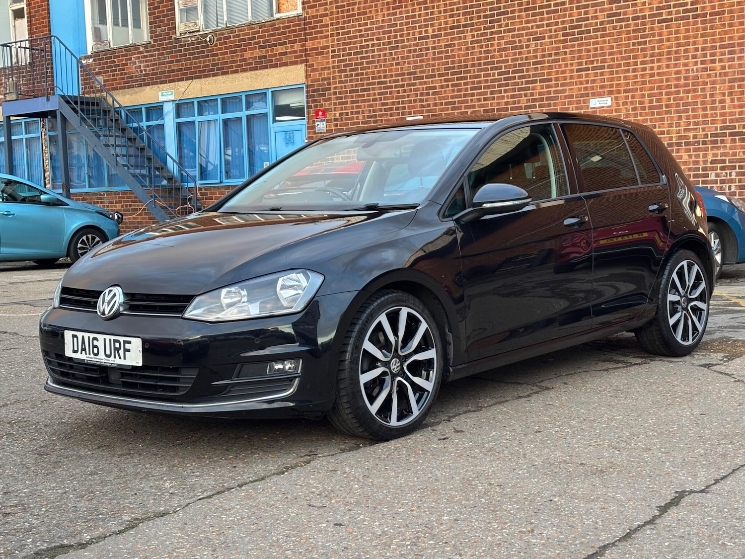 Used Volkswagen Golf 2016 for sale - 77084391: Photo 3