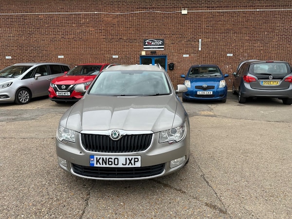 Used Skoda Superb 2010 for sale - 76315019: Photo 2