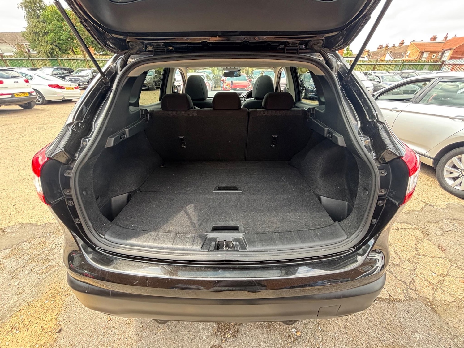 Used Nissan Qashqai 2016 for sale - 76976804: Photo 21