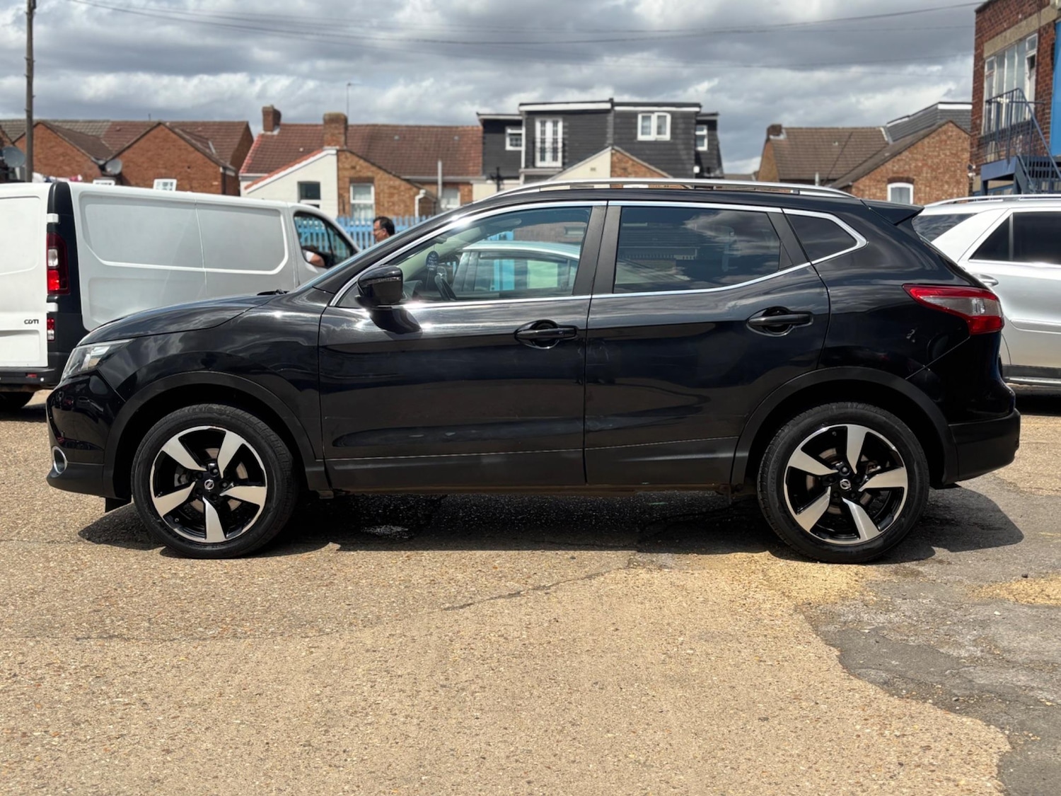 Used Nissan Qashqai 2016 for sale - 76976804: Photo 6