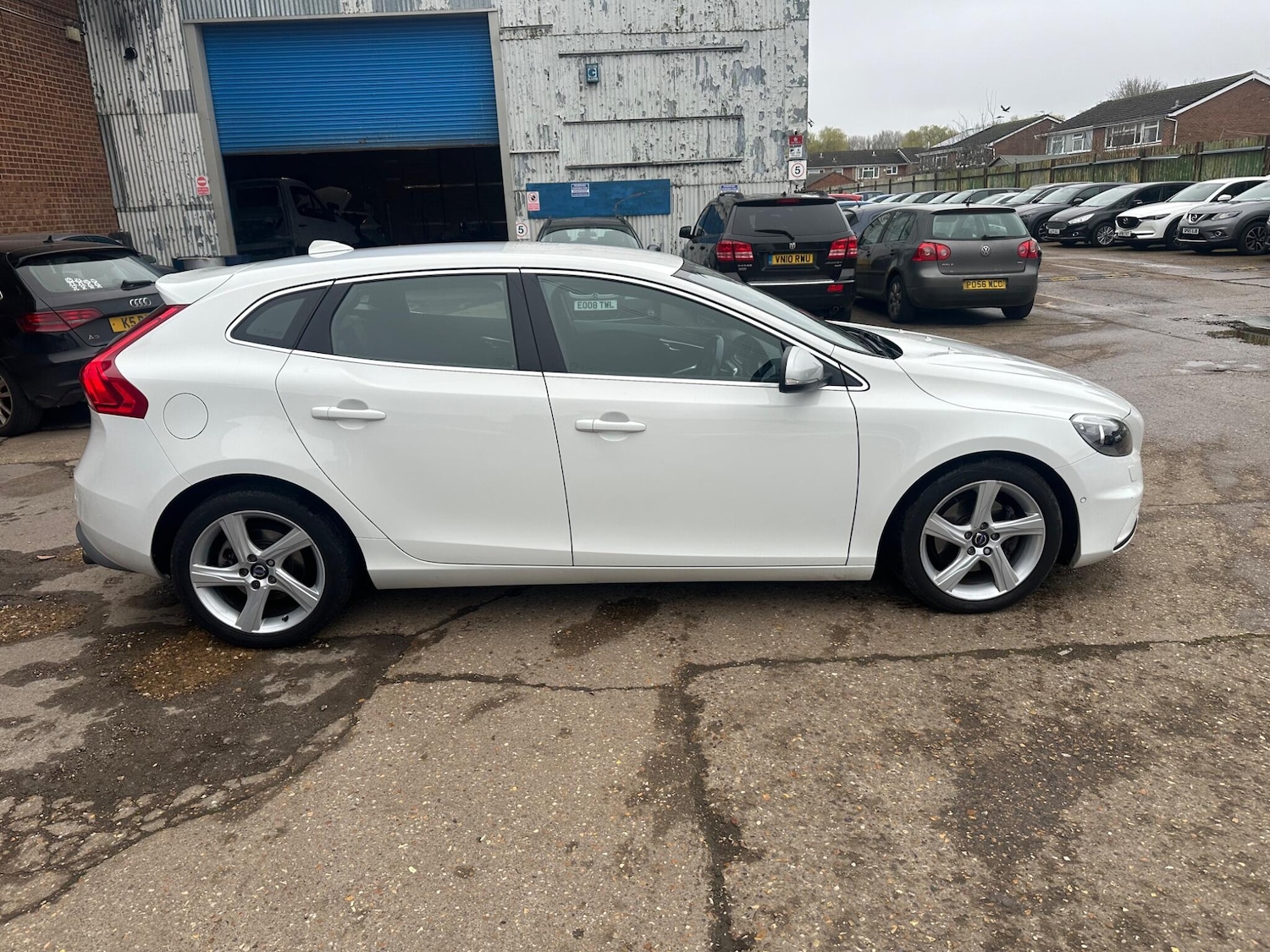 Used Volvo V40 2015 for sale - 77794021: Photo 11