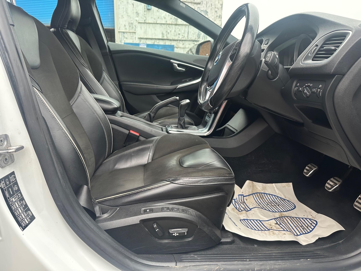 Used Volvo V40 2015 for sale - 77794021: Photo 15