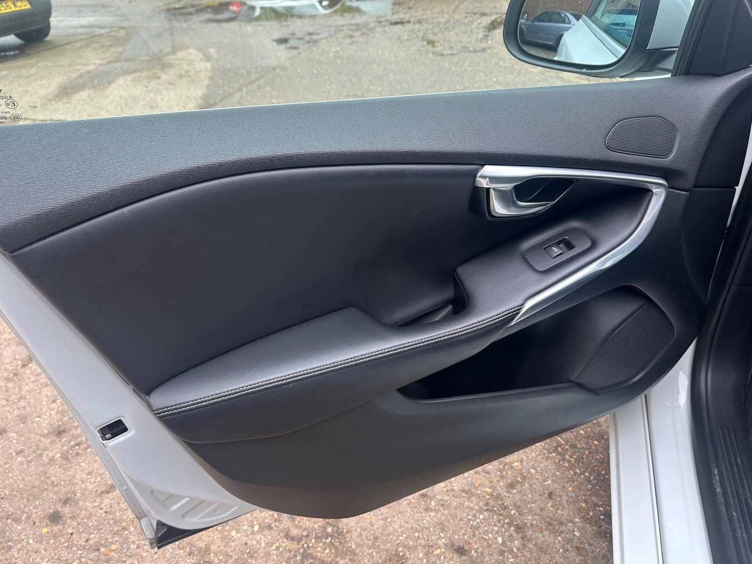 Used Volvo V40 2015 for sale - 77794021: Photo 20