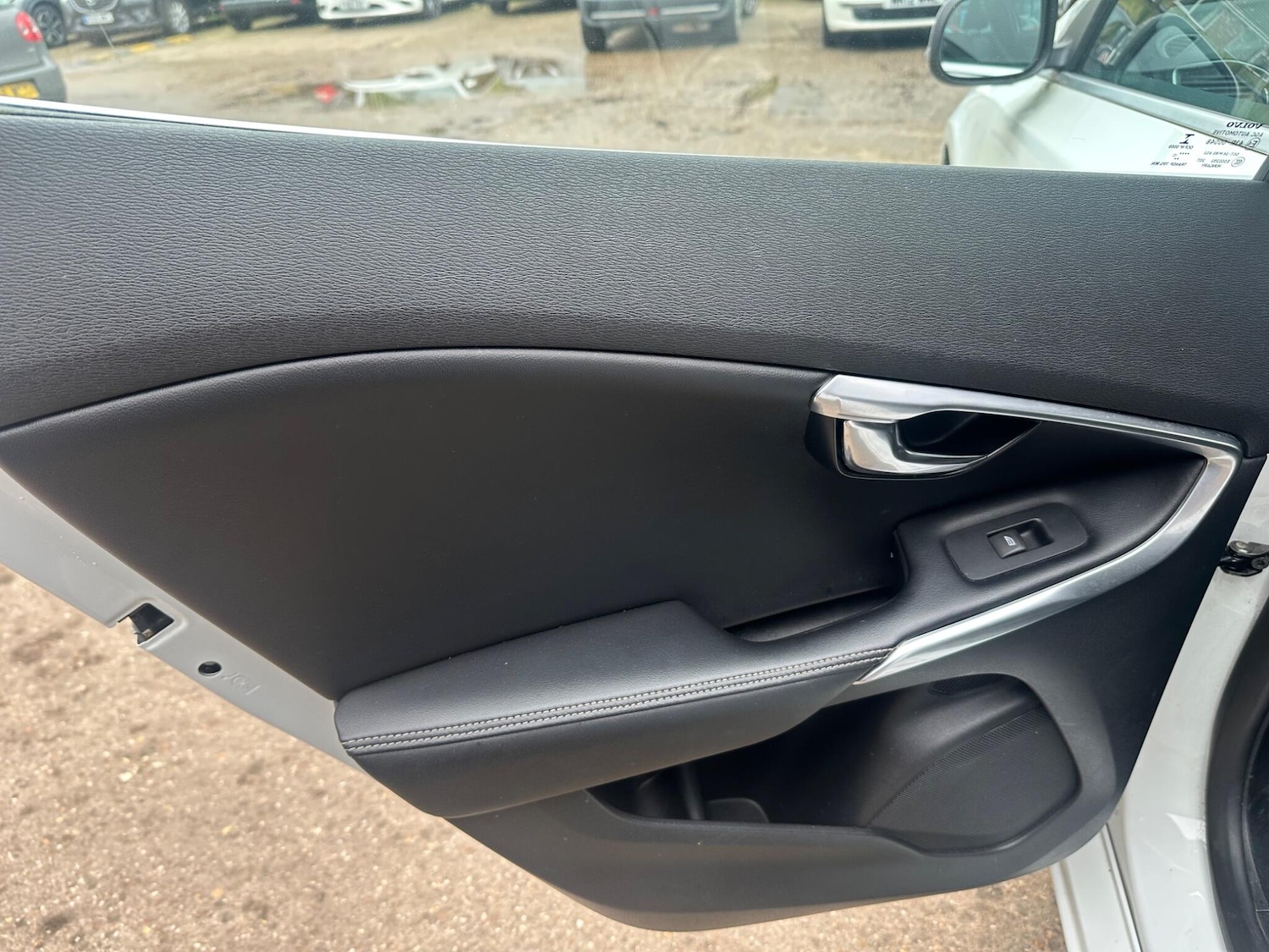 Used Volvo V40 2015 for sale - 77794021: Photo 21