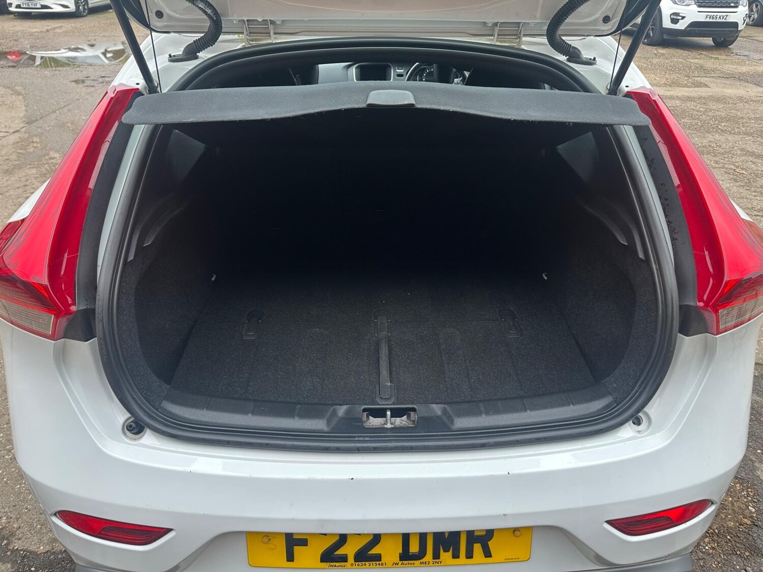 Used Volvo V40 2015 for sale - 77794021: Photo 32