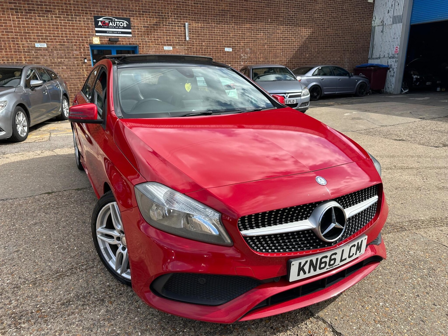 Used Mercedes-Benz A-Class 2016 for sale - 75928356: Photo 2