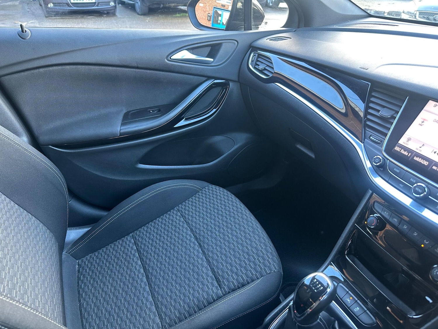 Used Vauxhall Astra 2017 for sale - 77441122: Photo 32