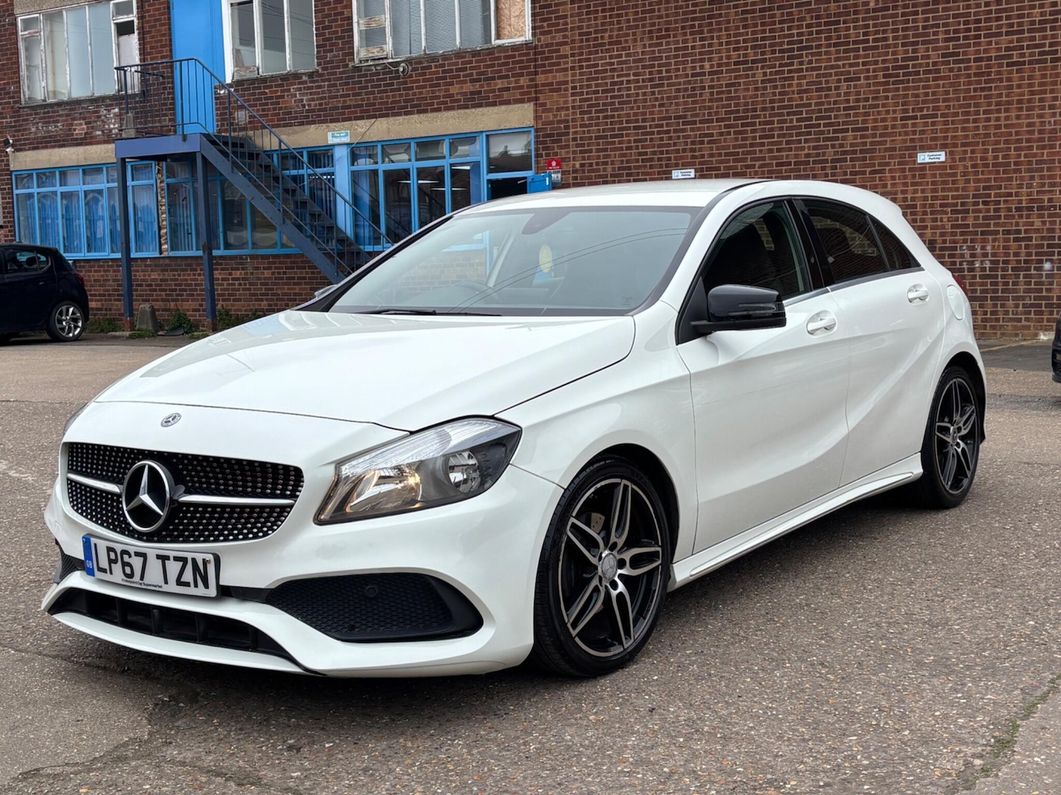 Used Mercedes-Benz A-Class 2018 for sale - 78047907: Photo 3