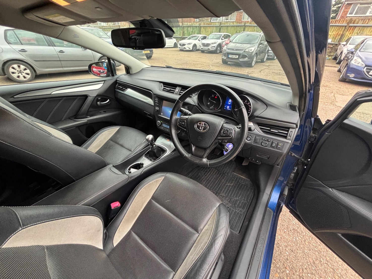 Used Toyota Avensis 2015 for sale - 78148071: Photo 14