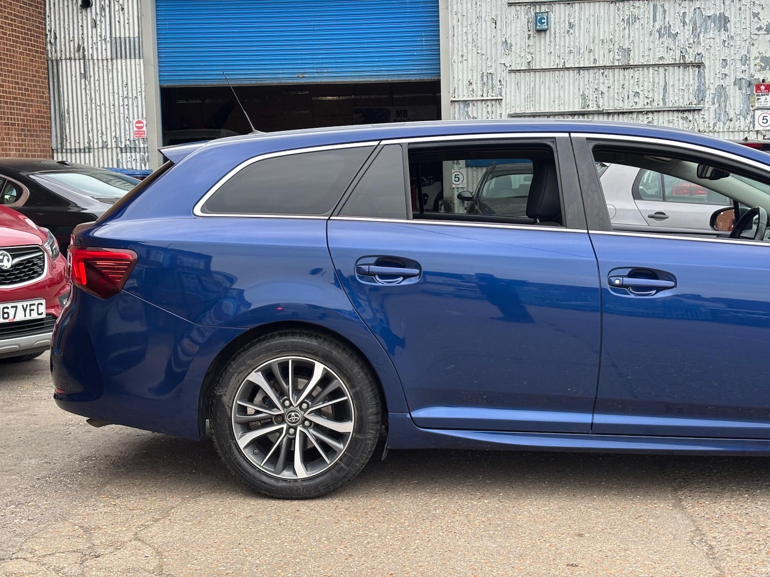 Used Toyota Avensis 2015 for sale - 78148071: Photo 18