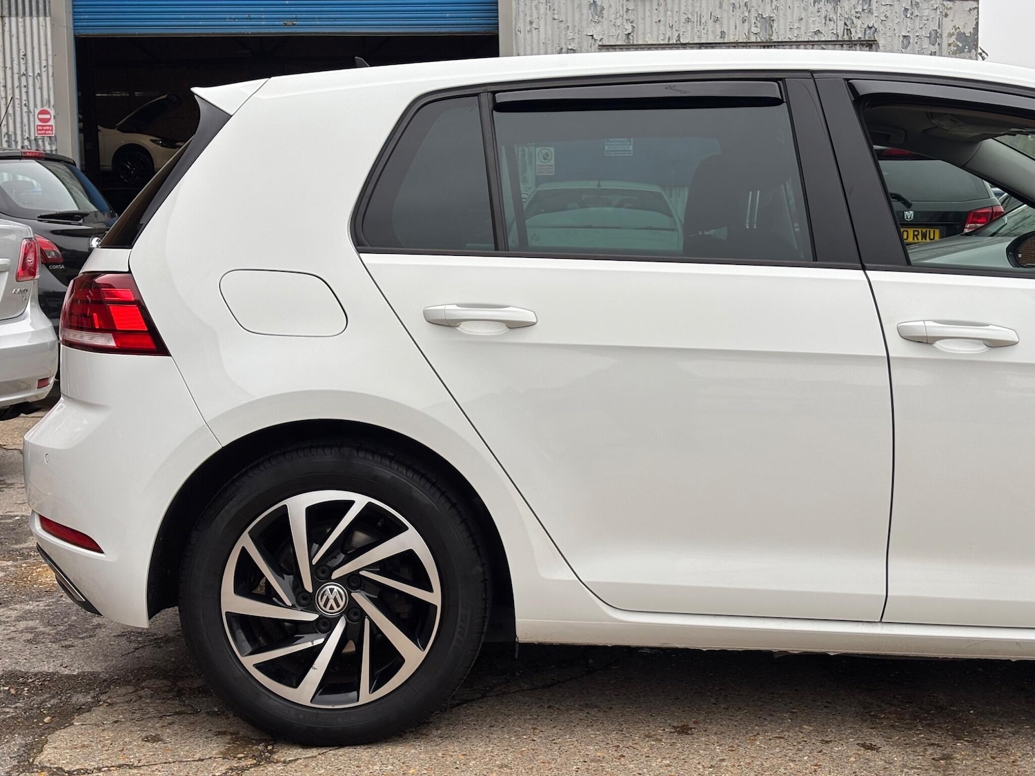 Used Volkswagen Golf 2019 for sale - 76282813: Photo 19