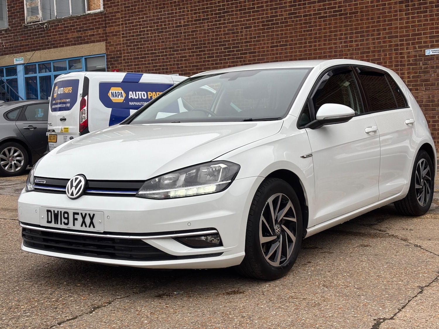 Used Volkswagen Golf 2019 for sale - 76282813: Photo 6