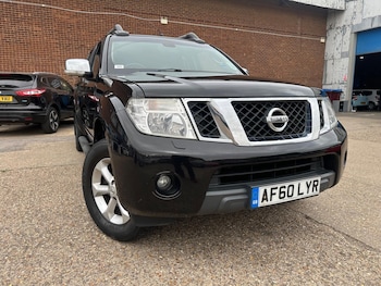 Used Nissan Navara 2010 for sale - 75623841: Photo