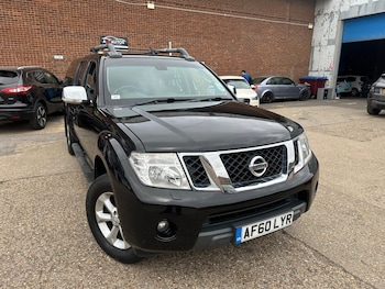 Used Nissan Navara 2010 for sale - 75623841: Photo