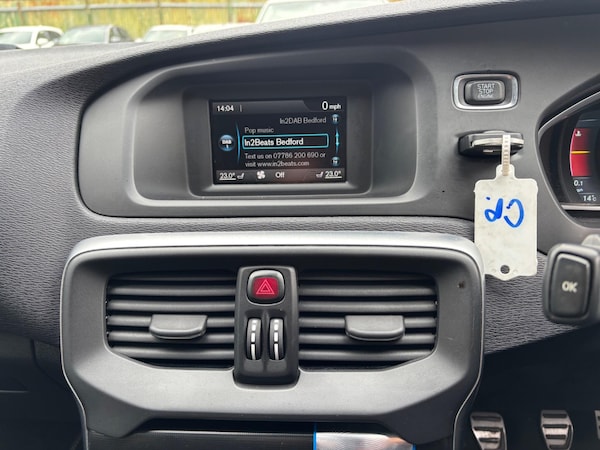Used Volvo V40 2015 for sale - 76189065: Photo 10