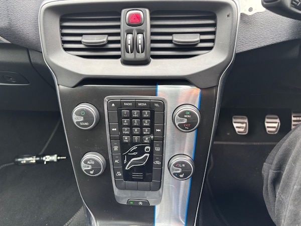 Used Volvo V40 2015 for sale - 76189065: Photo 14
