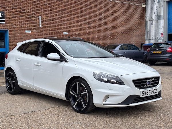Used Volvo V40 2015 for sale - 76189065: Photo 2