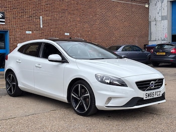 Used Volvo V40 2015 for sale - 76189065: Photo 2