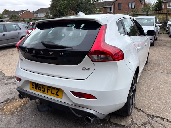 Used Volvo V40 2015 for sale - 76189065: Photo 3