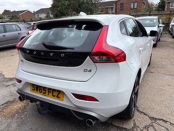 Used Volvo V40 2015 for sale - 76189065: Photo 3
