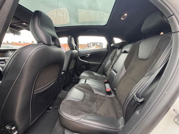 Used Volvo V40 2015 for sale - 76189065: Photo 8