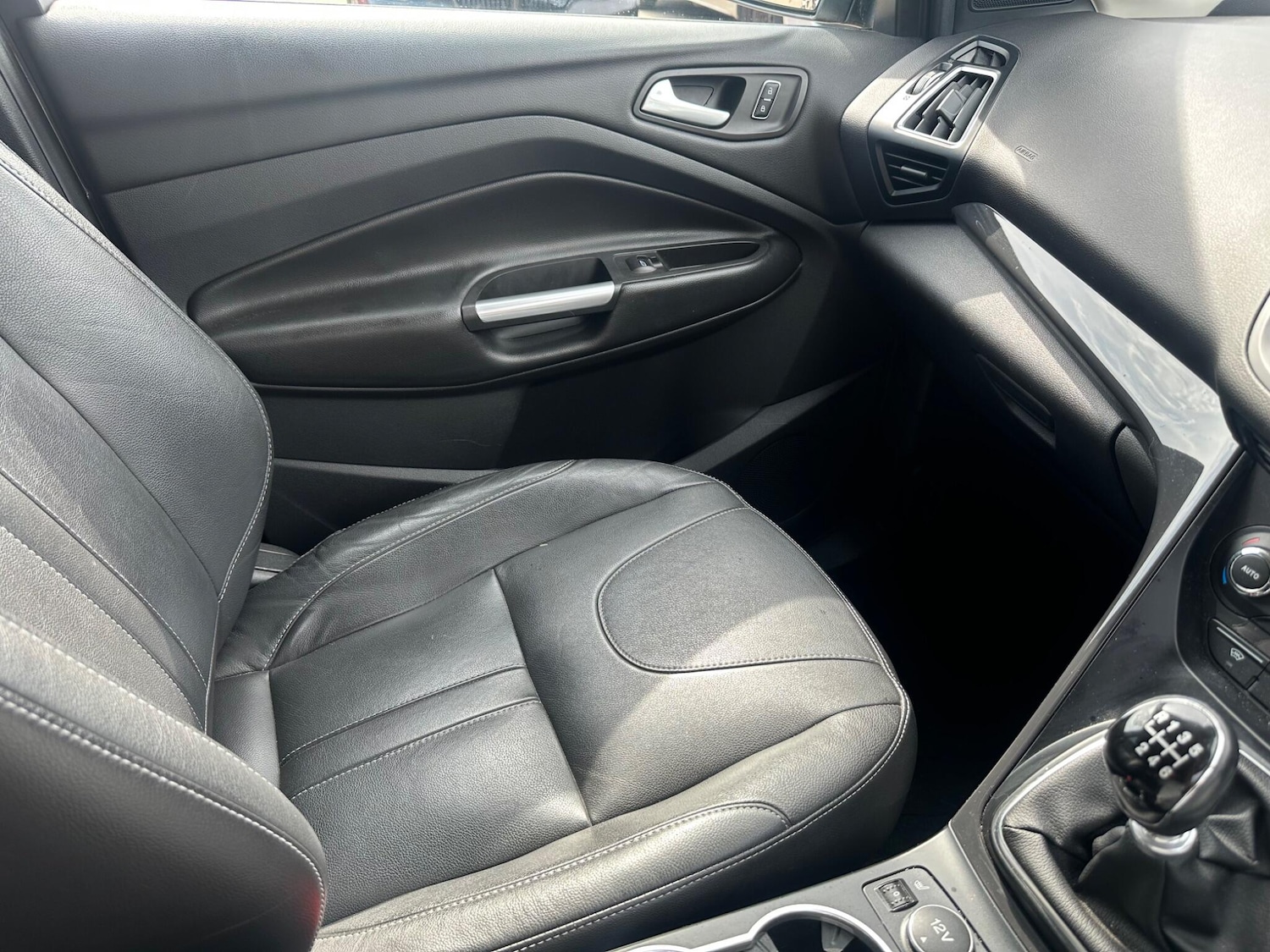 Used Ford Kuga 2016 for sale - 77191077: Photo 36