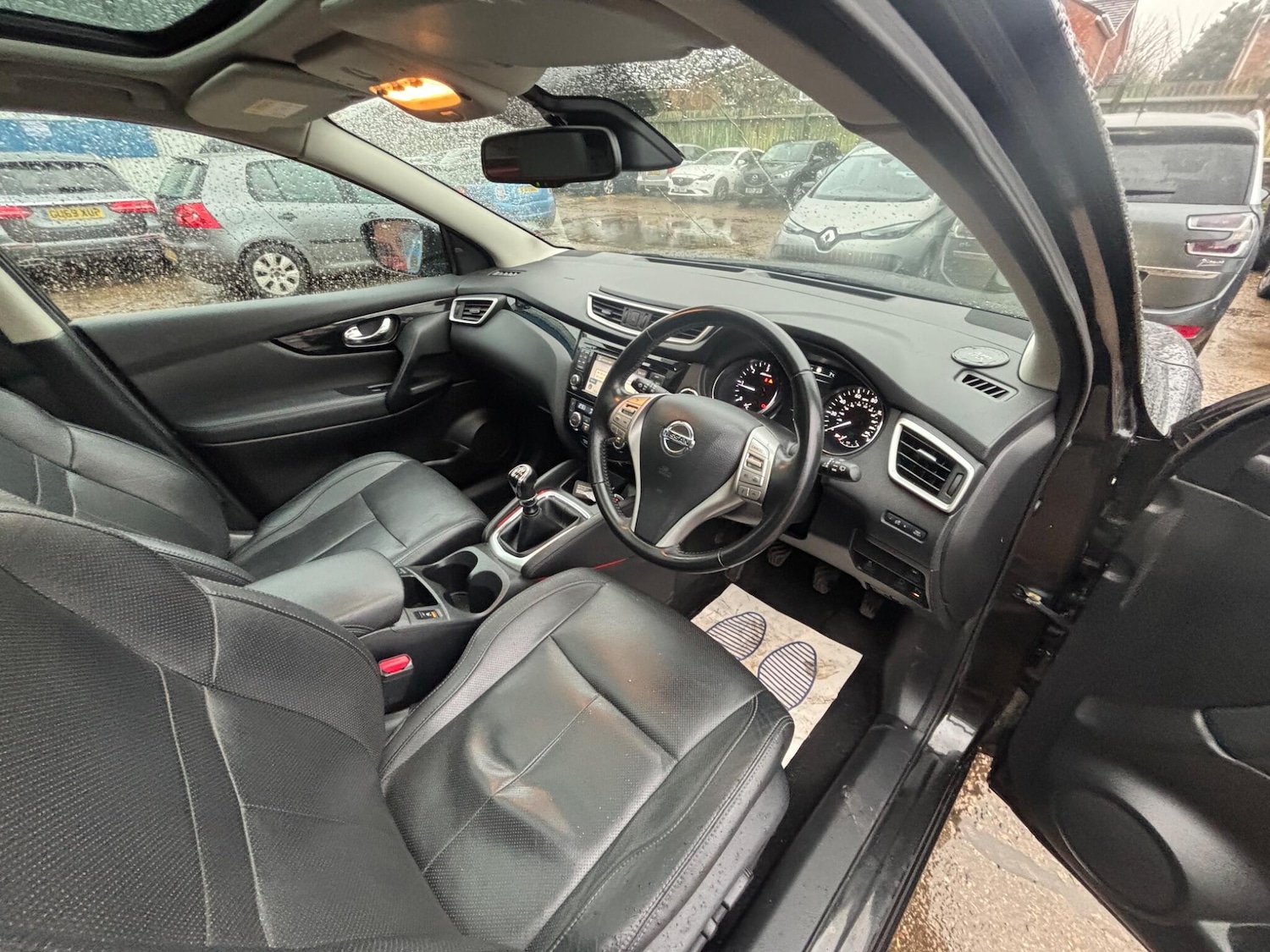 Used Nissan Qashqai 2015 for sale - 76801457: Photo 8