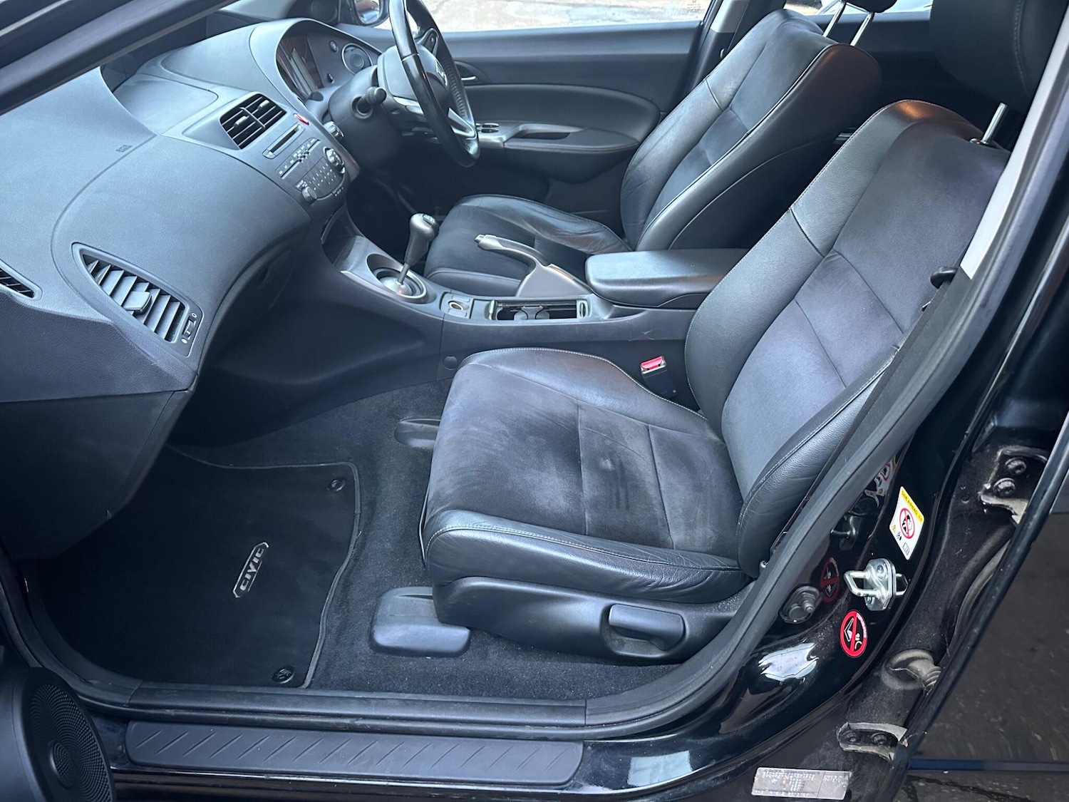 Used Honda Civic 2011 for sale - 76562208: Photo 15